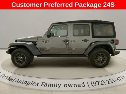 Used 2024 Jeep Wrangler Unlimited Sport AWD/4WD image 2
