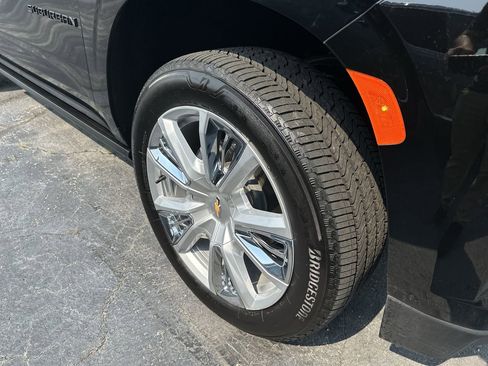 Certified 2024 Chevrolet Suburban High Country w/ Premium Package image 10