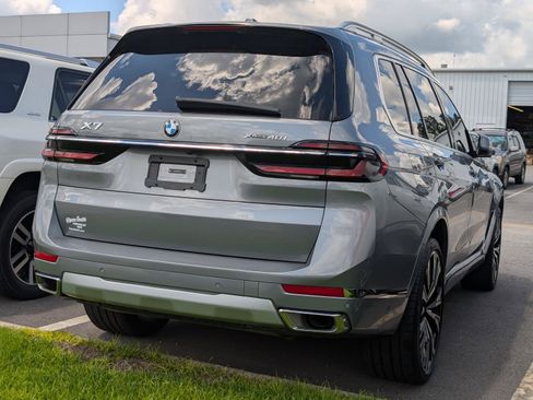 Used 2025 BMW X7 xDrive40i AWD/4WD image 5