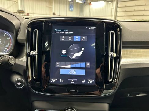 Used 2019 Volvo XC40 T5 Momentum AWD/4WD image 24