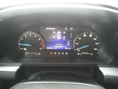 Used 2020 Ford Explorer XLT w/ Equipment Group 202A image 15