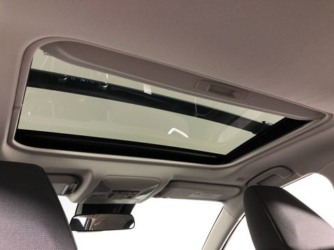 New 2025 Toyota RAV4 XLE image 21