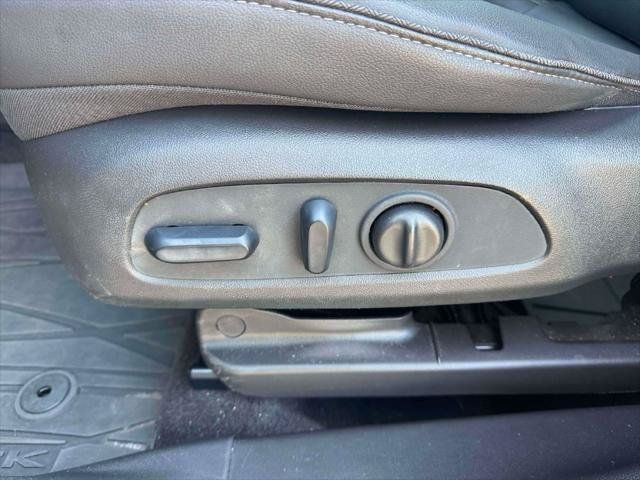 Used 2023 Buick Encore GX Essence w/ Experience Buick Package AWD/4WD image 17