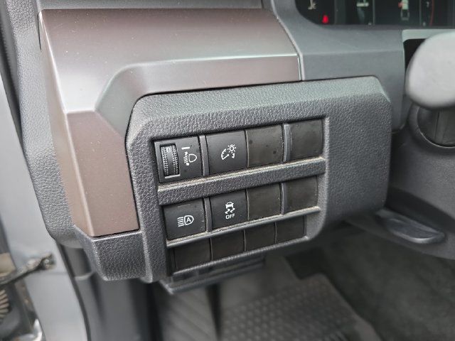 Used 2024 Toyota Tacoma SR5 AWD/4WD image 16