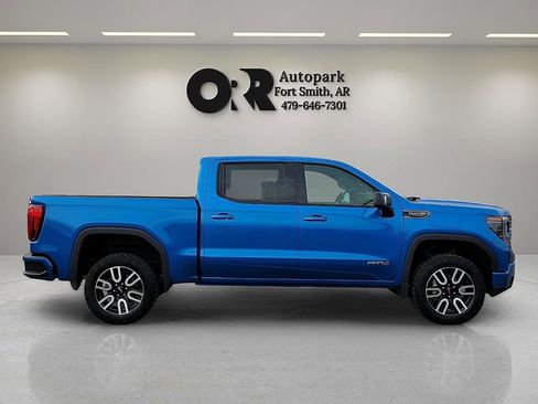 Used 2024 GMC Sierra 1500 AT4 w/ Technology Package image 6