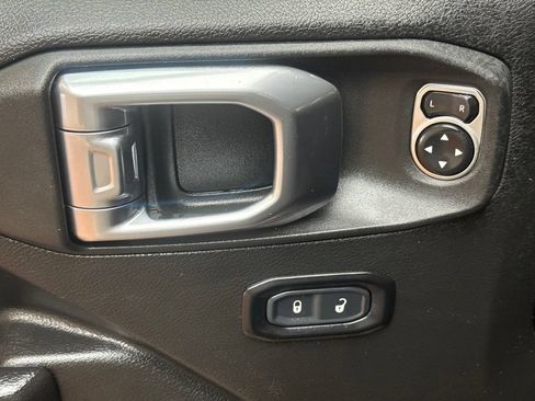 Used 2024 Jeep Wrangler Unlimited Sport AWD/4WD image 21