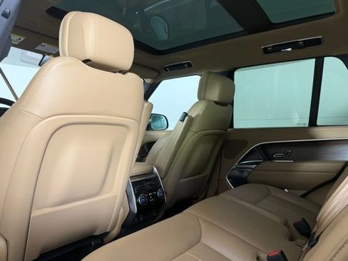 Used 2023 Land Rover Range Rover SE image 25