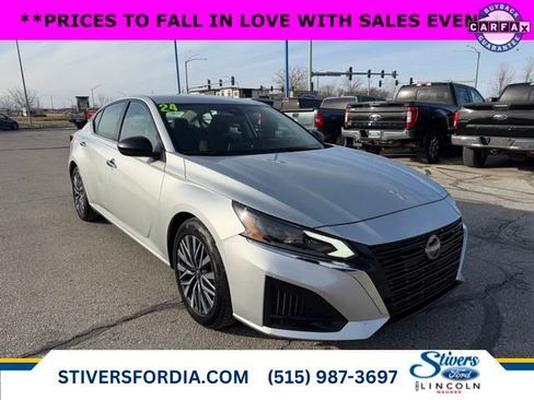Used 2024 Nissan Altima 2.5 SV image 1