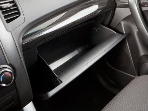 Used 2011 Kia Sorento EX w/ Limited Pkg image 18