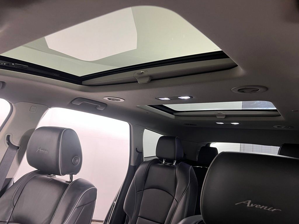 Used 2019 Buick Enclave Avenir w/ Avenir Technology Package AWD/4WD image 25