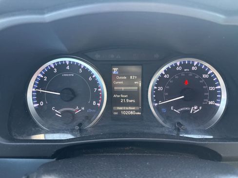 Used 2019 Toyota Highlander LE AWD/4WD image 18