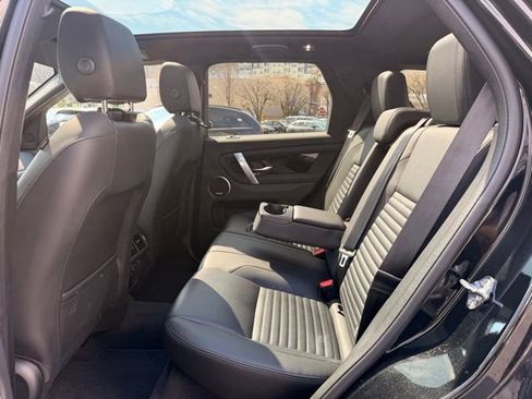 Used 2023 Land Rover Discovery Sport SE image 9