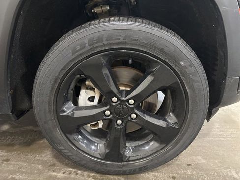 Used 2023 Jeep Grand Cherokee L Altitude image 41