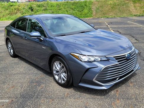Used 2020 Toyota Avalon XLE w/ Moonroof Package FWD image 16