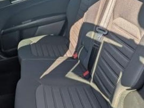 Used 2019 Ford Fusion SE FWD image 14