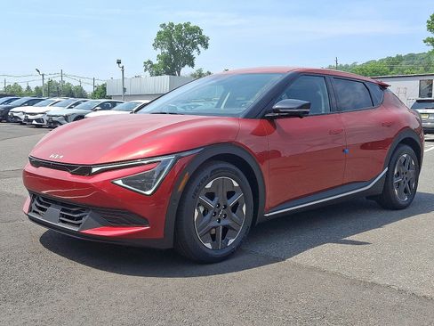 New 2025 Kia EV6 Light w/ Light LR Technology Package image 3