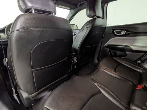 Certified 2024 Jeep Compass Limited image 25