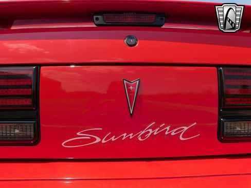 Used 1992 Pontiac Sunbird SE image 14