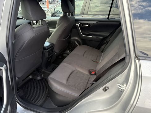 Used 2023 Toyota RAV4 SE image 7