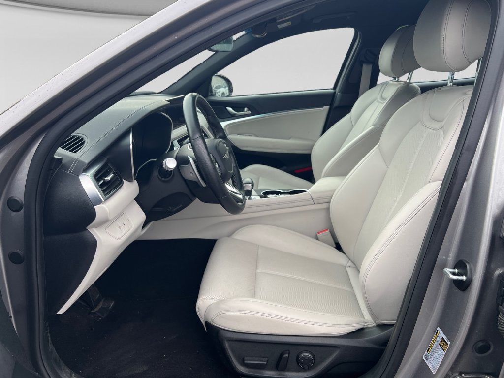 Used 2025 Genesis G70 2.5T AWD/4WD image 18