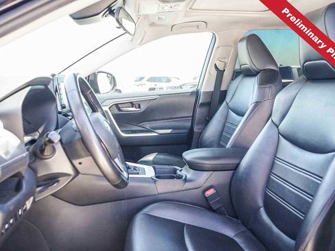 Used 2020 Toyota RAV4 XLE Premium FWD image 12
