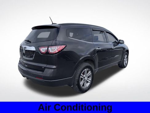 Used 2017 Chevrolet Traverse LT image 4