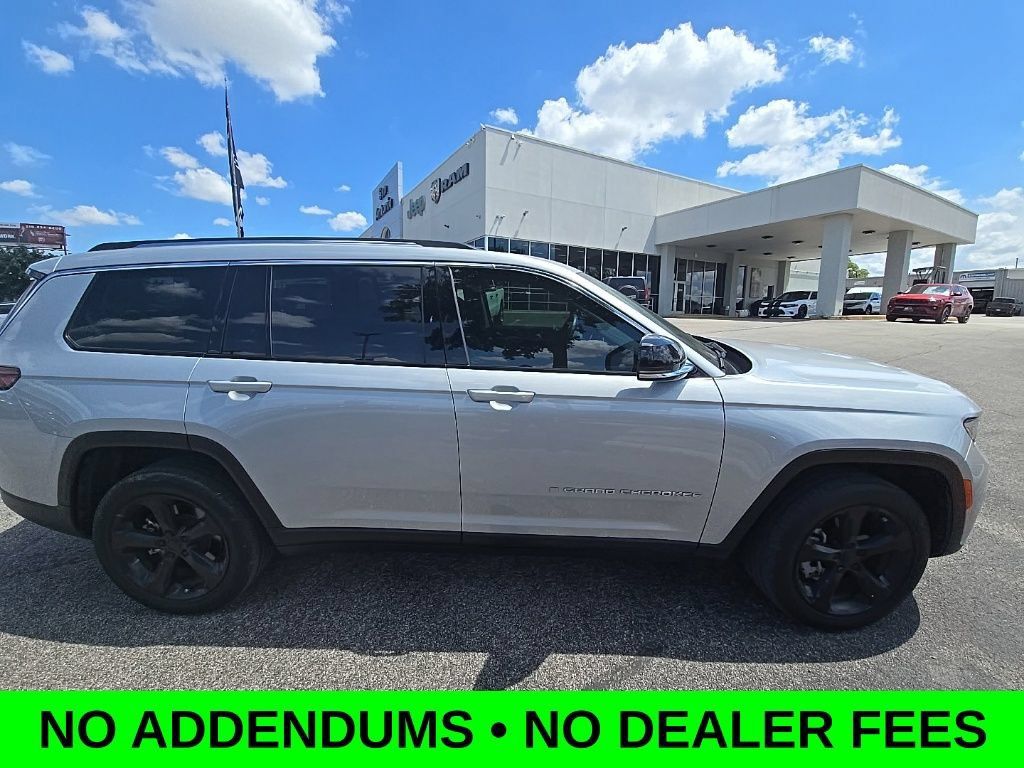 Used 2021 Jeep Grand Cherokee L Limited RWD image 1