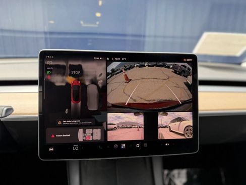 Used 2022 Tesla Model 3 Long Range AWD/4WD image 33