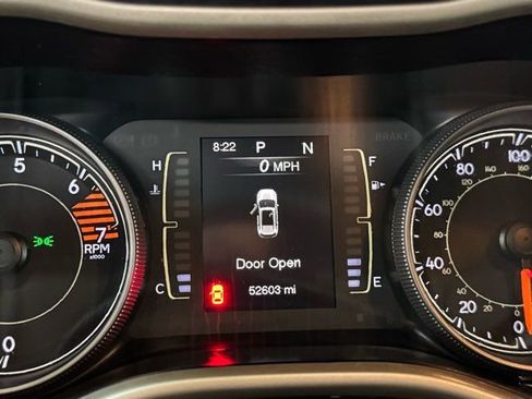 Used 2017 Jeep Cherokee Latitude w/ Comfort & Sound Group image 12