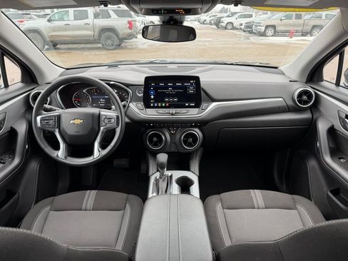 Used 2025 Chevrolet Blazer LT image 21