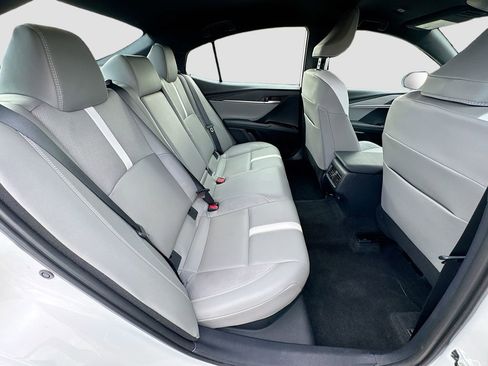 Used 2025 Toyota Camry SE image 33