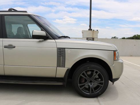 Used 2010 Land Rover Range Rover Supercharged AWD/4WD image 27