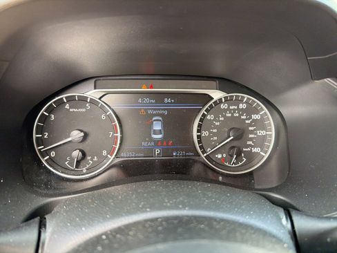 Used 2024 Nissan Altima 2.5 SV image 2