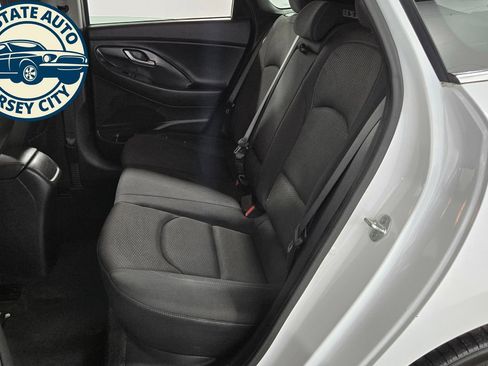 Used 2018 Hyundai Elantra GT FWD image 24