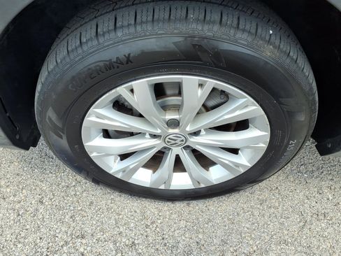 Used 2020 Volkswagen Tiguan S FWD image 5