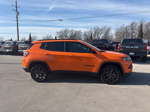 New 2026 Jeep Compass Latitude image 2