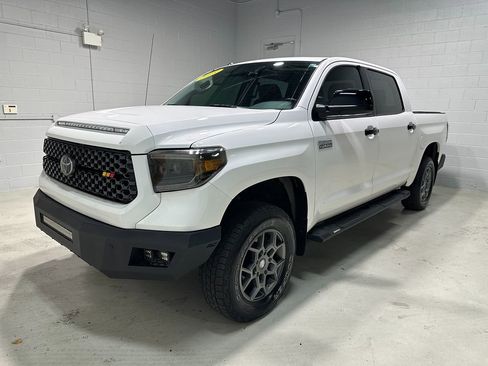 Used 2019 Toyota Tundra Platinum image 18
