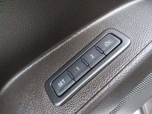 Used 2015 Chevrolet Suburban LTZ image 12