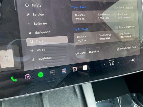 Used 2024 Tesla Model Y Long Range AWD/4WD image 25