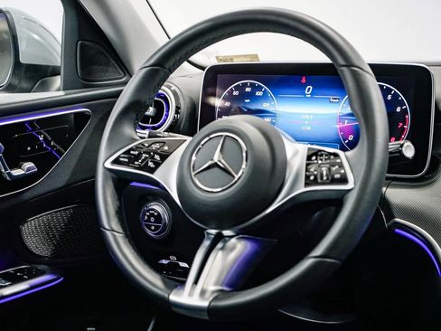 Used 2025 Mercedes-Benz C 300 4MATIC Sedan image 15