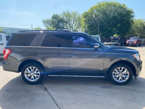 Used 2021 Ford Expedition XLT image 6