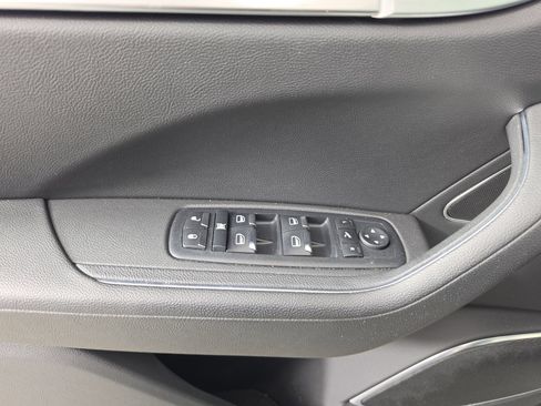 Used 2022 Maserati Levante Modena AWD/4WD image 18