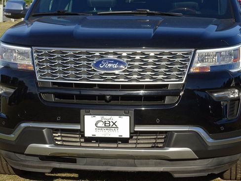 Used 2018 Ford Explorer Platinum image 30
