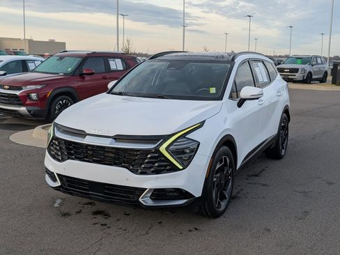 Used 2023 Kia Sportage SX image 3