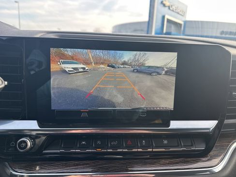 Used 2024 GMC Sierra 1500 SLE image 17