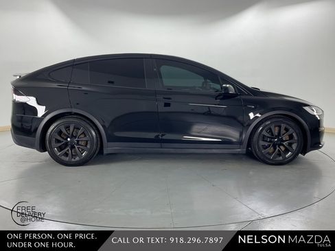Used 2023 Tesla Model X Plaid image 5