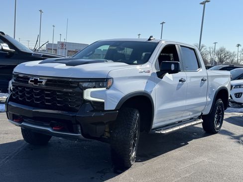 Used 2022 Chevrolet Silverado 1500 ZR2 w/ Technology Package image 15