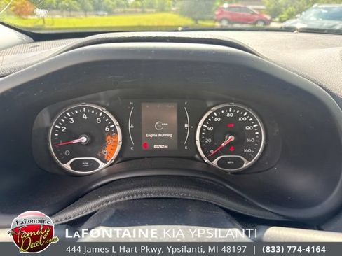 Used 2016 Jeep Renegade Latitude w/ Popular Equipment Group AWD/4WD image 12