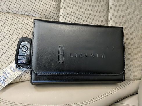 Certified 2022 Lincoln Corsair Standard w/ Equipment Group 101A image 28