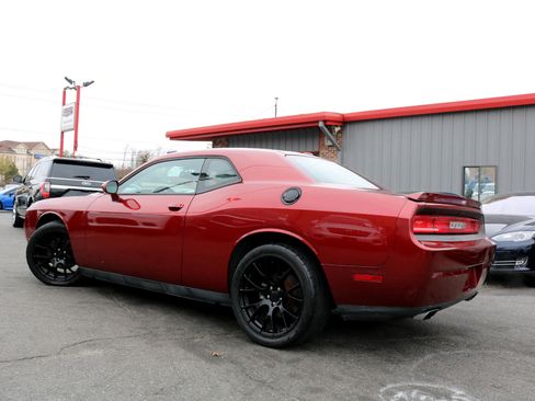 Used 2014 Dodge Challenger SXT image 15